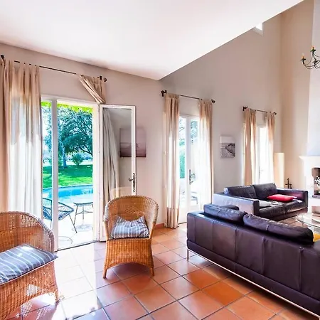 Villa-provence-pont-royal Villa Mallemort