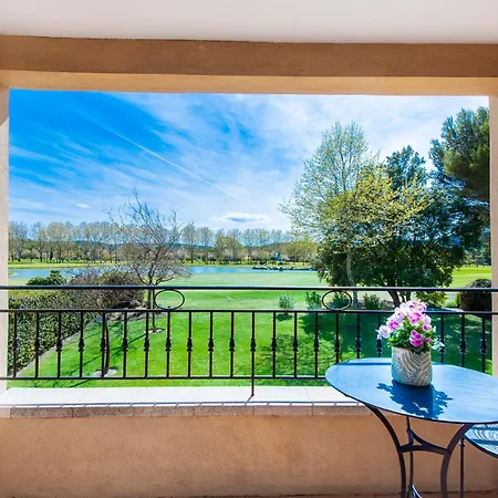 Villa-provence-pont-royal Villa *